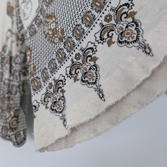 Free People Linen Lyocell Blend Medallion Printed Top Bell Sleeve Sz M Boho - Picture 5 of 16